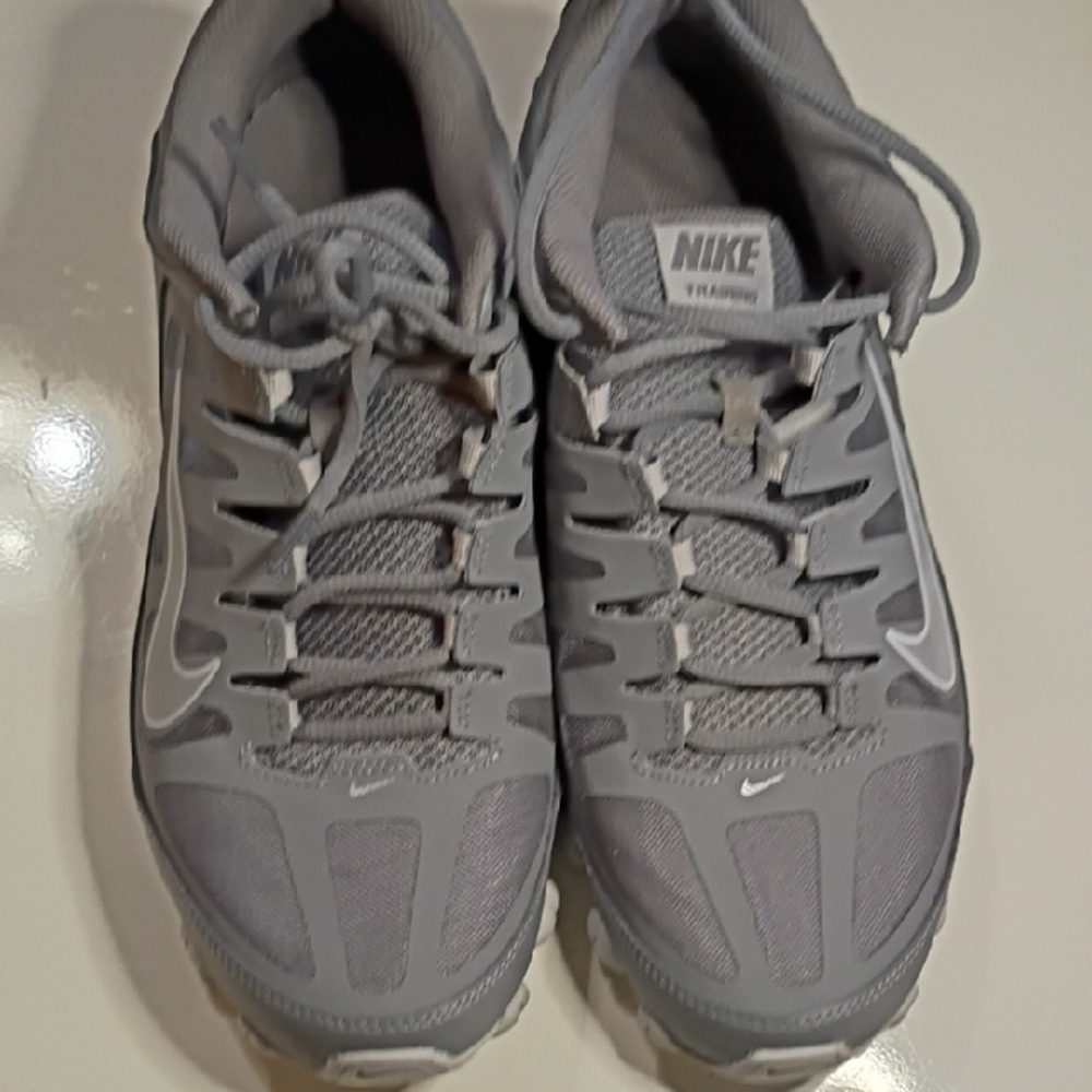 Nike Light Gray Running Shoes